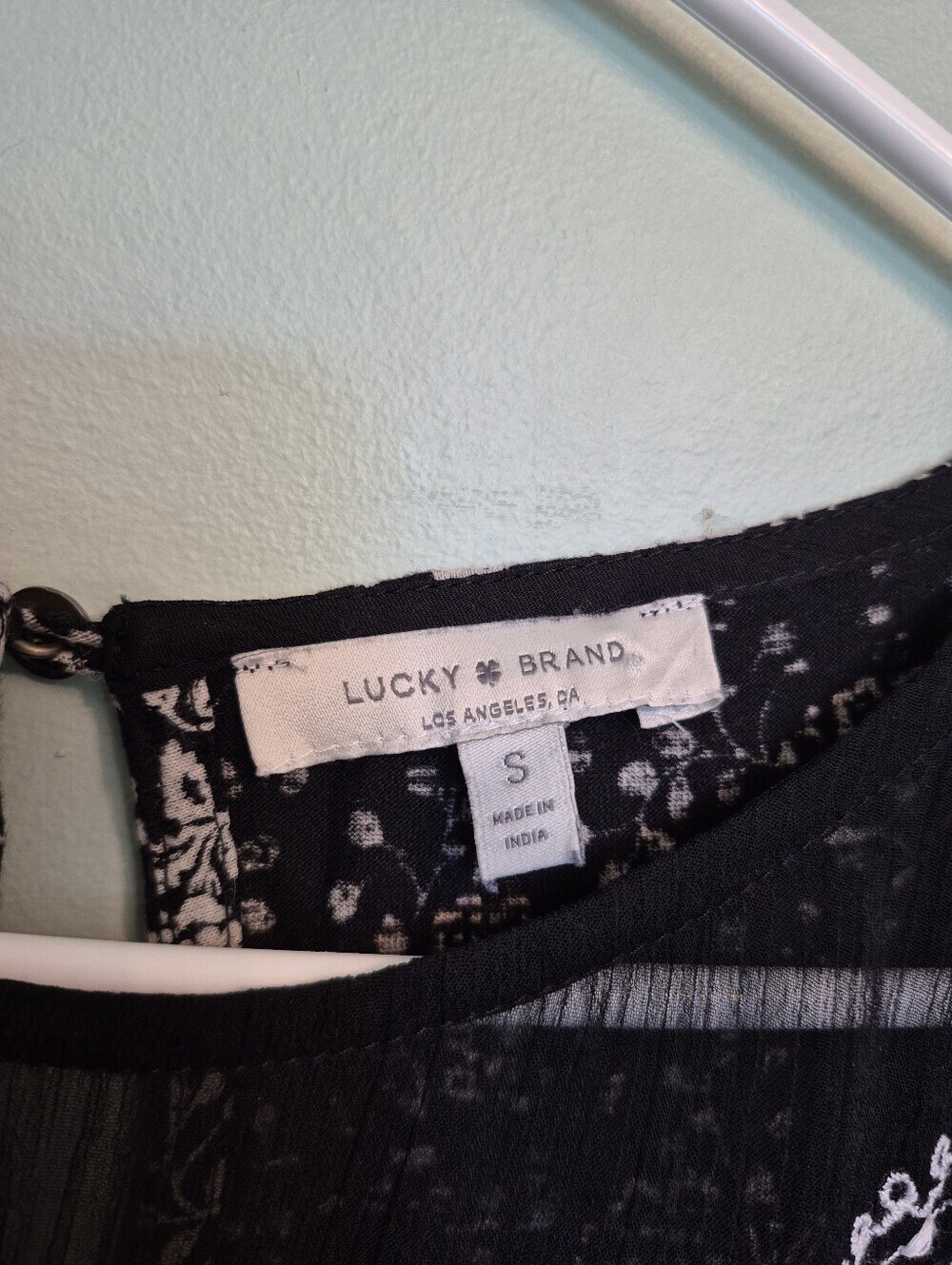 Lucky Brand Women's Feminine Black Floral Embroidered Shirt Size Small - Picture 5 of 6